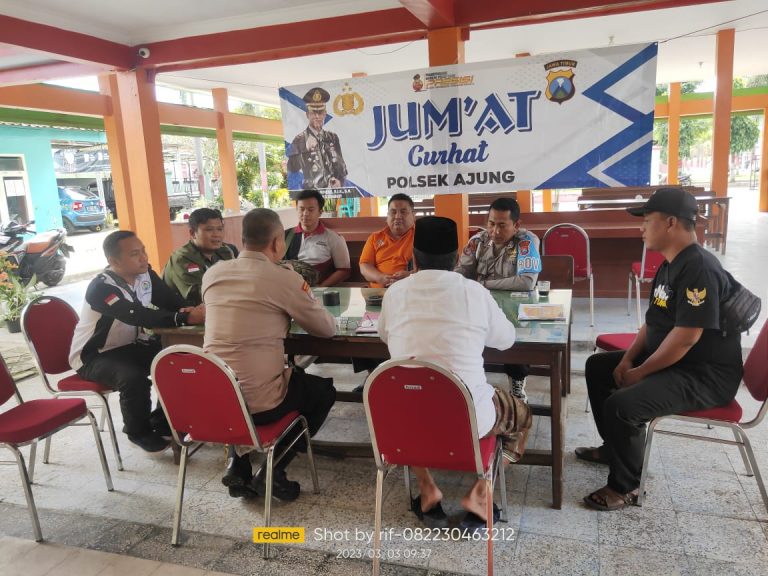 Program Jumat Curhat Polsek Ajung Bersama Perangkat Desa Wirowongso