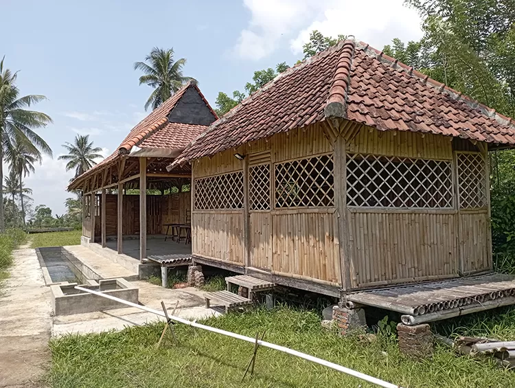 Mempertahankan Kesinambungan Tempat Wisata Merupakan Sebuah Tantangan, Keuntungan Wisata Harus Dibagi Rata
