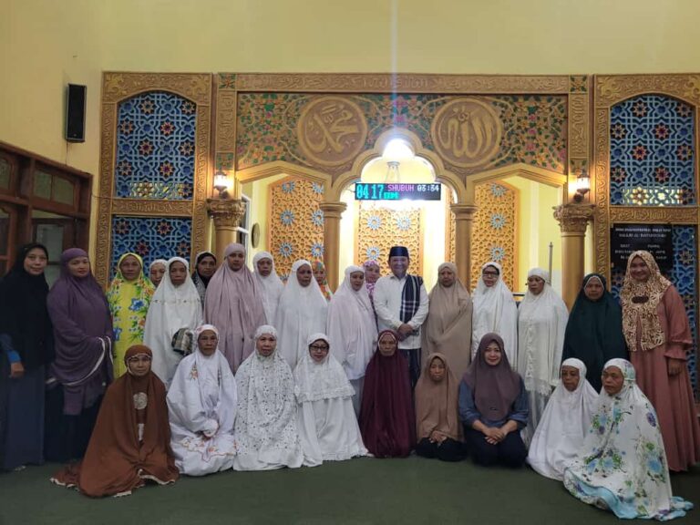 Shalat Subuh Berjamaah Bersama Bupati Jember di Masjid Baiturohim Kelurahan Karangrejo Kecamatan Sumbersari