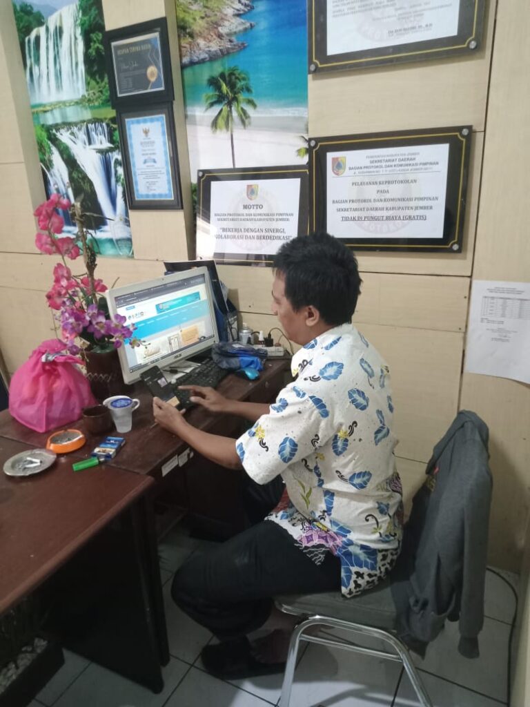 Sekda Jember Buka Sosialisasi Zoom Metting Lomba PPID 2023