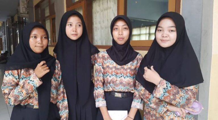 Jempol Disko di SMAN Arjasa, Asyiknya Perekaman Bareng Teman