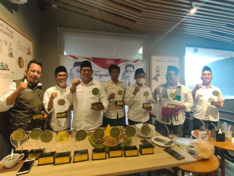 Jurnalis Nahdliyin Beri Penghargaan 16 Tokoh Muda Nahdliyin Inspiratif 2023