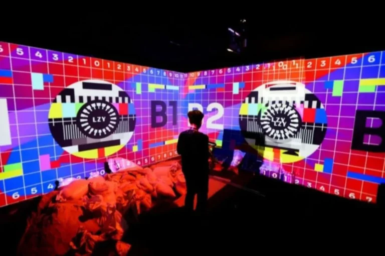 Alumni ITS banggakan Indonesia lewat “video mapping” bersama LZY