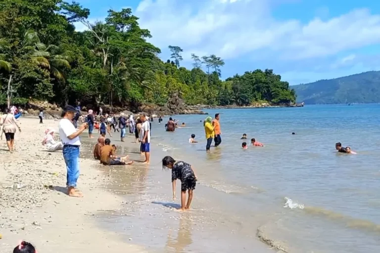 Kunjungan Wisatawan Ke Pantai Trenggalek Meningkat Sejak JLS Dibuka