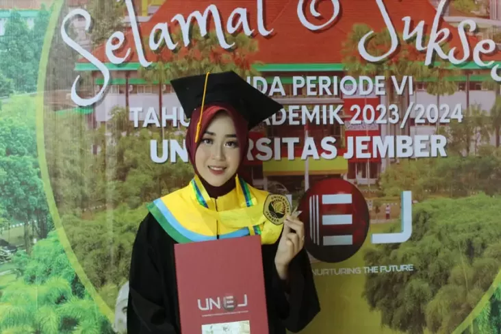 Anak Tukang Sayur Ini Berhasil Meraih IPK Tertinggi di Unej