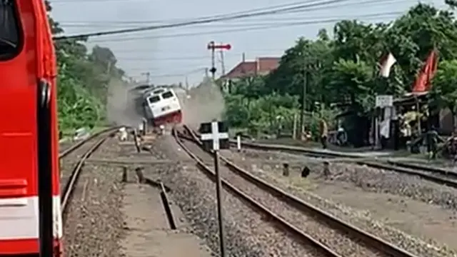 Usai Anjlok di Sidoarjo, KA Pandalungan Diberangkatkan dengan Rangkaian Darurat dari Jember