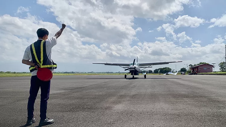 Di Bandara Notohadinegoro Jember Ada Pesawat Carter, Apa Itu Penerbangan Carter?