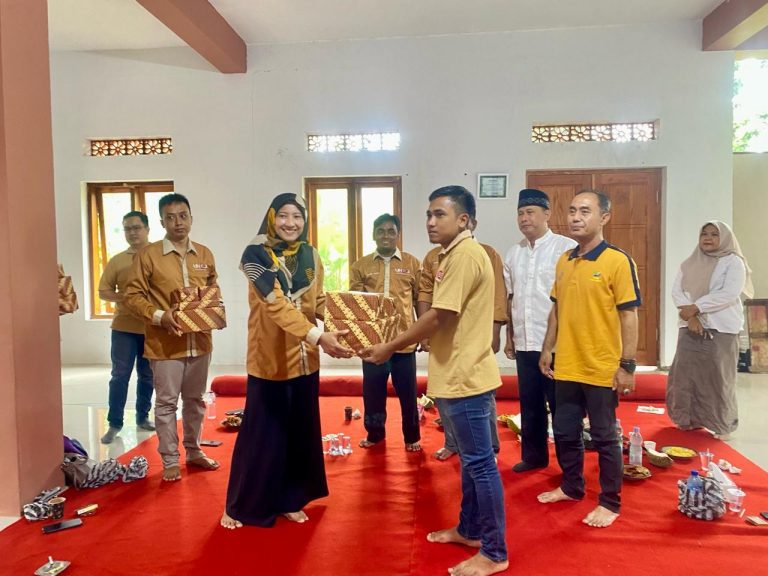 Kegiatan Penutupan Pelatihan Pembuatan Pupuk Organik Pemuda Tani Karang Pakel