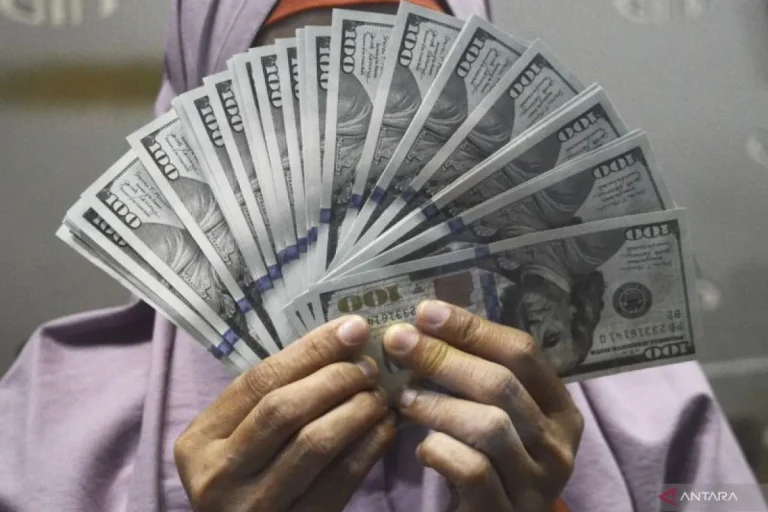 Rupiah Hari Ini Berpotensi Melemah Dipengaruhi Ketegangan Di Timur Tengah