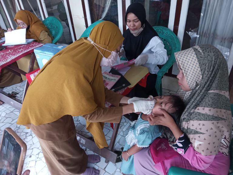 Pelaksanaan PIN (Pekan Imunisasi Nasional) di Desa Cangkring