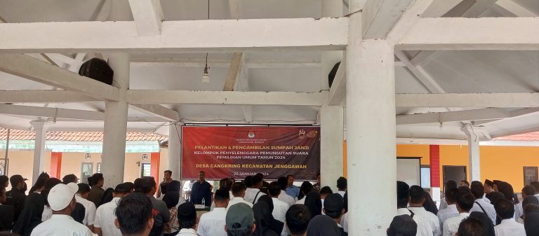 Ada Apa Nih Rame Rame Di Balai Desa