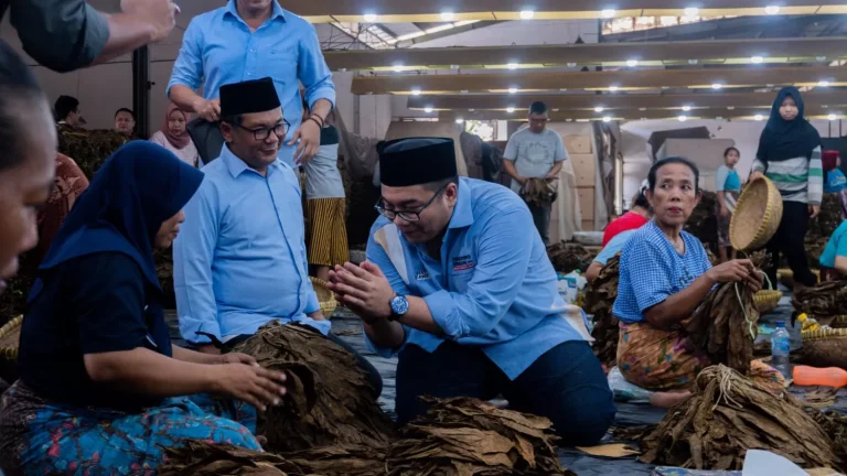 Sapa Pekerja Gudang Tembakau Jember, Kawendra: Saya Mendapatkan Amanah untuk Merasakan Denyut Nadi Petani
