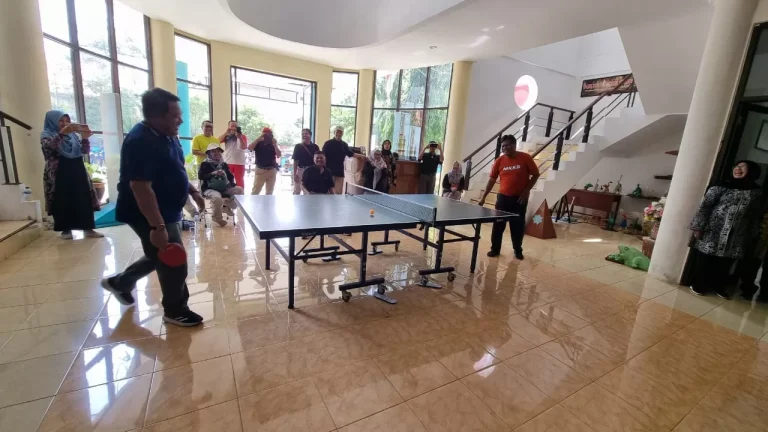 SERU! Ini Cara Dinas Pendidikan Jember Rekatkan Tali Silaturahmi Dengan Olahraga Bareng ke Banyuwangi