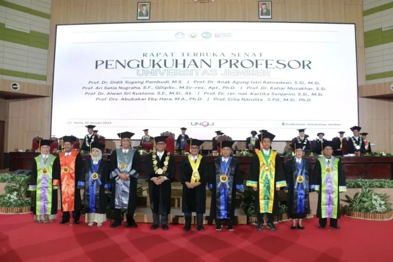 Universitas Jember Kukuhkan Delapan Guru Besar