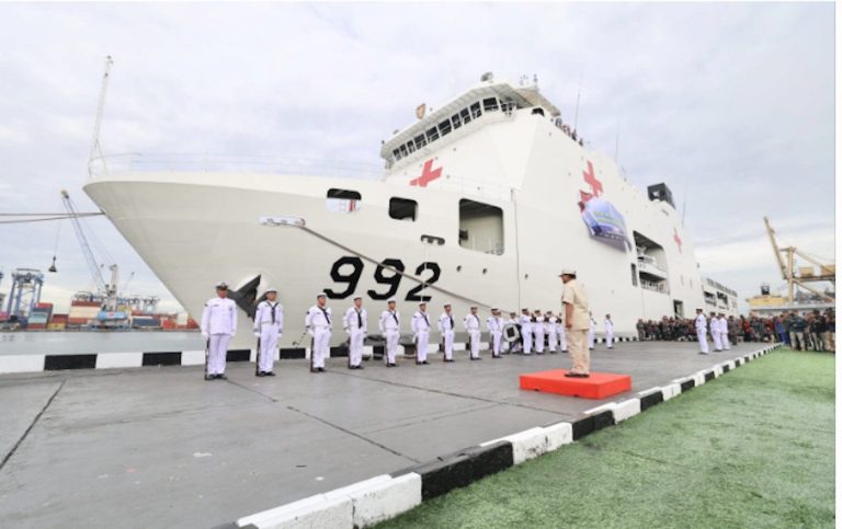 Menhan Prabowo Memberangkatkan Kapal Rumah Sakit TNI AL yang Membawa Bantuan untuk Palestina