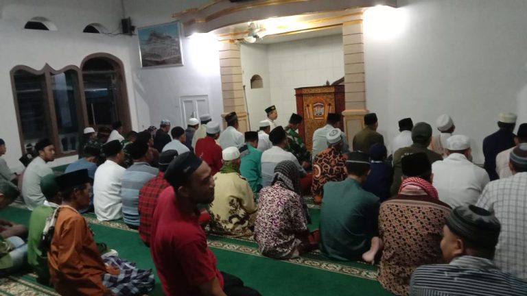 Masjid Nurul Hidayah Desa Cangkring Jenggawah Melakukan Jammaah Bersama
