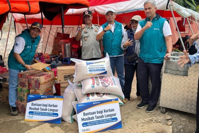 BKI Salurkan Bantuan Untuk Para Korban Tanah Longsor Di Purwakarta