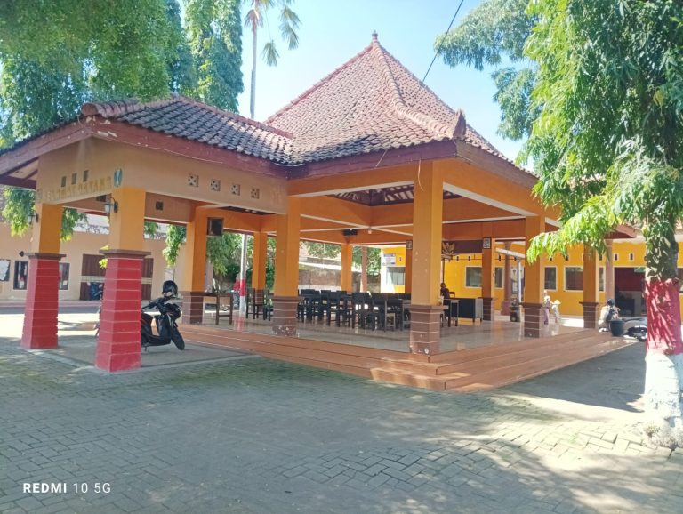 Keindahan Balai Desa Wonojati