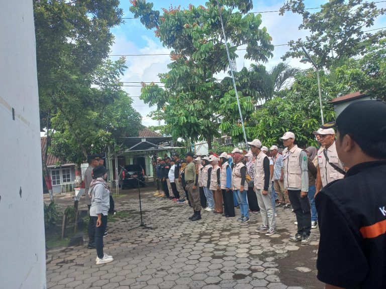 APK Di 8 Desa Di Kecamatan Jenggawah Dilakukan Pembersihan