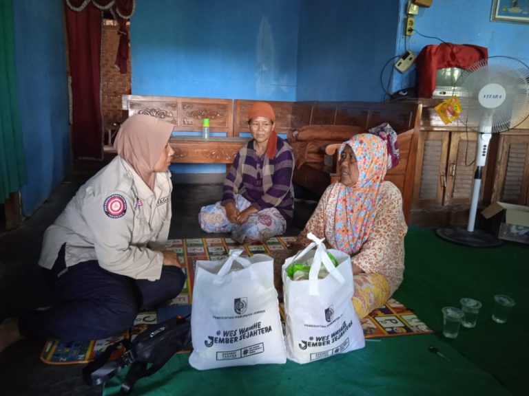 Distribusi Bantuan Bagi Warga Meninggal Dunia Saat Mencari Rumput