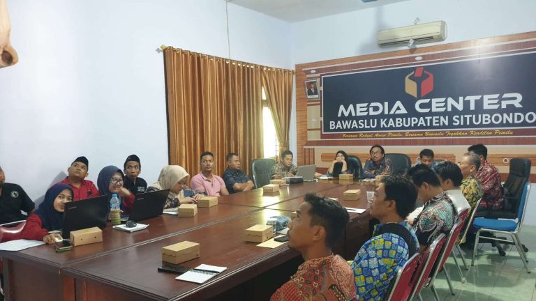 Bawaslu Situbondo Gelar Rakor Persiapan Penertiban APK Serentak