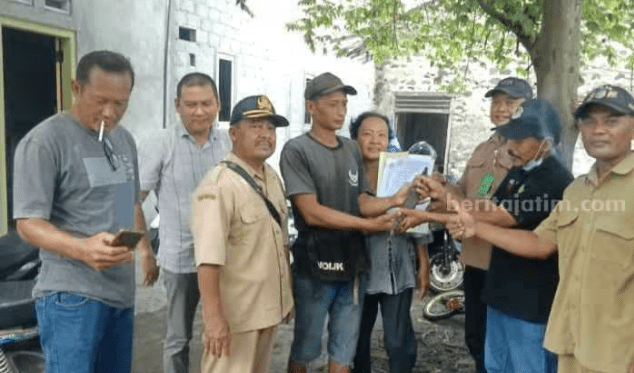 Anak Buaya Masuk Pekarangan Warga Sumberagung Kediri