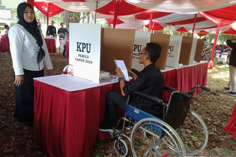 KPU Jember Libatkan Disabilitas Simulasi Pemungutan Suara