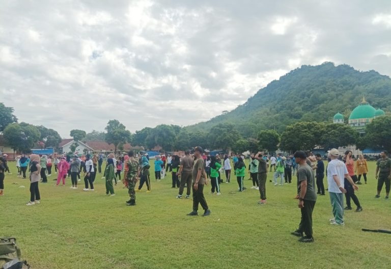 Ciptakan Lingkungan Sehat Dengan Senam