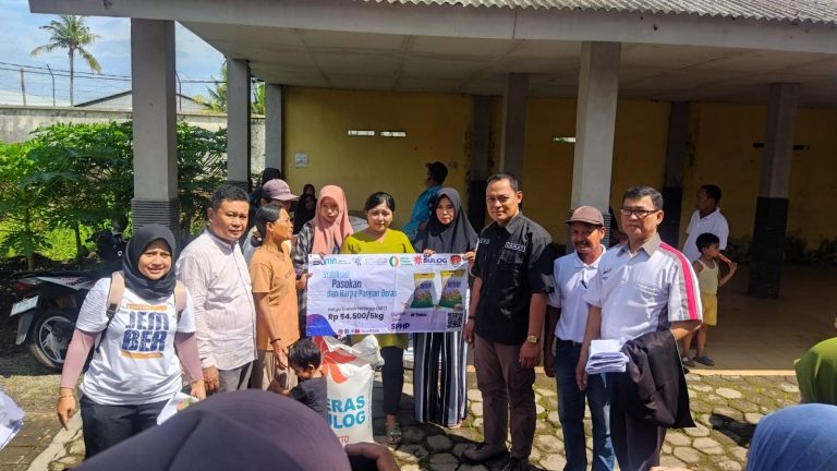 BUMDESMA Jenggawah Jual Beras Murah di Desa Wonojati