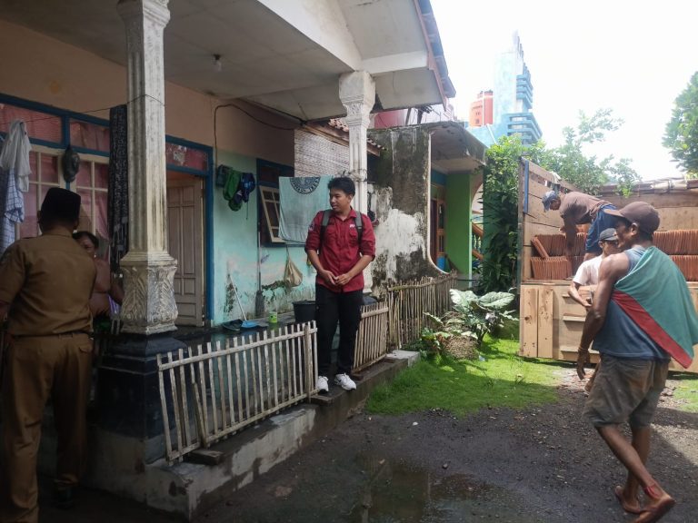 Pengiriman Bantuan Material Genteng Kepada Korban Angin Kencang