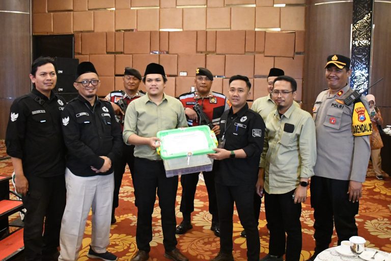 Amankan Rekapitulasi Hitung Suara Tingkat KPUD Kota Madiun,Polres Madiun Kota Terjunkan Ratusan Personel Gabungan