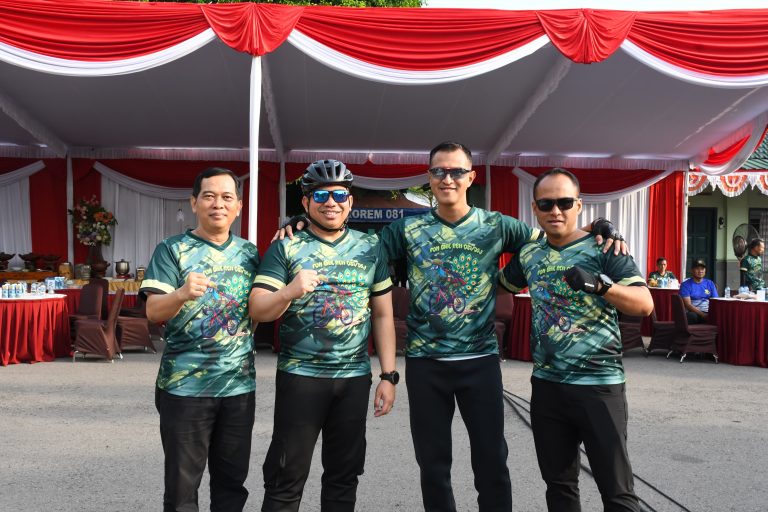 Polres Madiun Kota Turut Meriahkan HUT Korem 081 Madiun Dengan Senam Bersama Dan Fun Bike