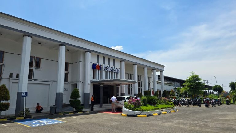 KAI Daop 5 Purwokerto Tambah 2 Perjalanan KA Purwojaya Relasi Cilacap – Gambir pada 20–22 Juni 2025