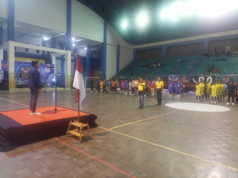 Kapolres Madiun Kota Cup Resmi Dibuka, Puluhan Tim Futsal SMA/SMK Berlaga di GOR Wilis