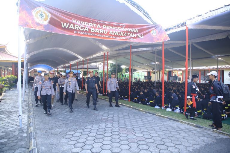 Polres Madiun Amankan Kegiatan Pengesahan Warga Baru IKSPI Kera Sakti Secara Humanis
