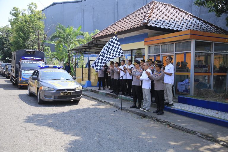 Beras Murah Meluncur ke Kabupaten Madiun, Kapolres Madiun Lepas 35,7 Ton Sekaligus