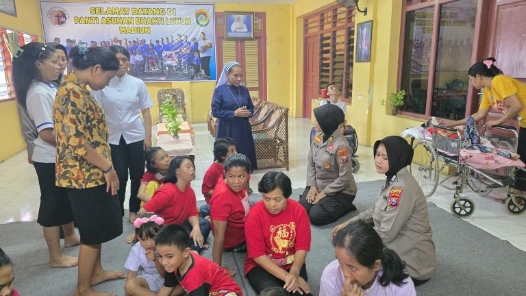 Polwan Polres Madiun Kota Gelar Bakti Sosial di Panti Asuhan Disabilitas Bhakti Luhur