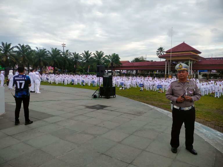 Kapolsek Manguharjo Hadiri Senam Sehat WAI TAN KUNG Peringatan HUT RI ke-80 di Alun-Alun Kota Madiun