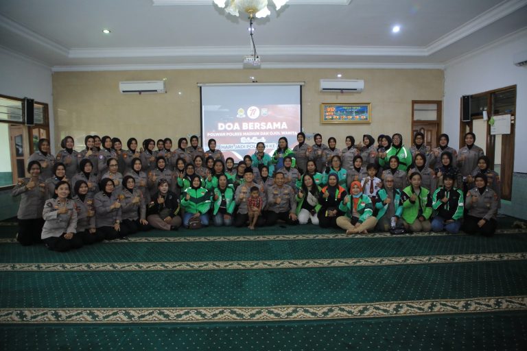 Polwan Polres Madiun Peringati Hari Jadi ke-77 dengan Doa Bersama dan Bantuan Sosial