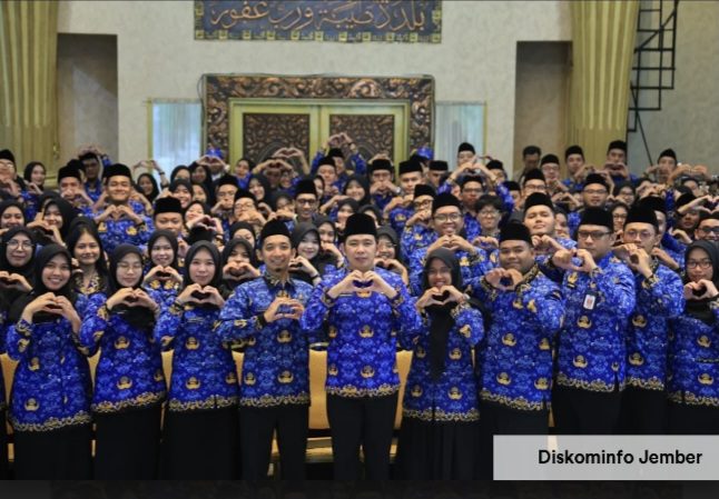 Perkuat Pelayanan Publik Bupati Jember Lantik 223 PNS Baru dan Tekankan Kolaborasi Atasi Kemiskinan