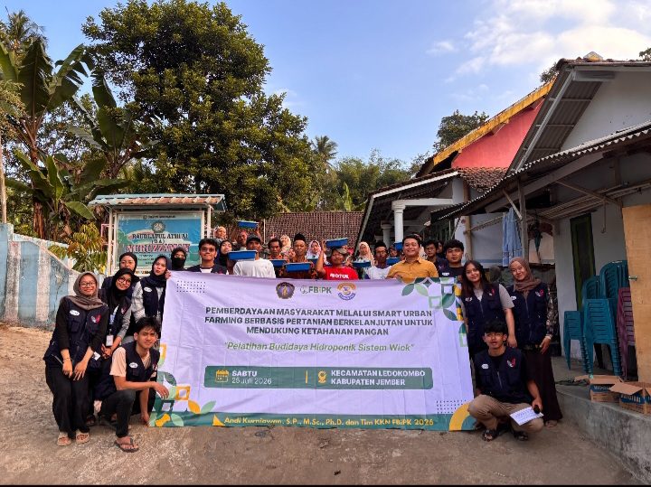 FBiPK Universitas Brawijaya Berdayakan Masyarakat Sumbersalak Ledokombo Jember Melalui Smart Urban Farming